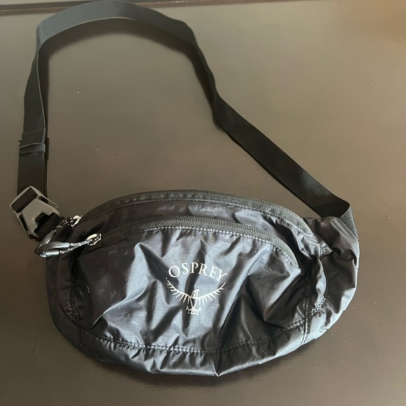 OSPREY Handbags - Black, Osprey Fanny pack that has a built in stuff sack. Zippered compartments.